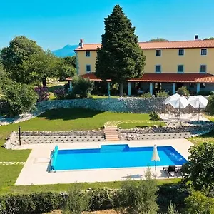 https://villa-calussovo.in-istria.net